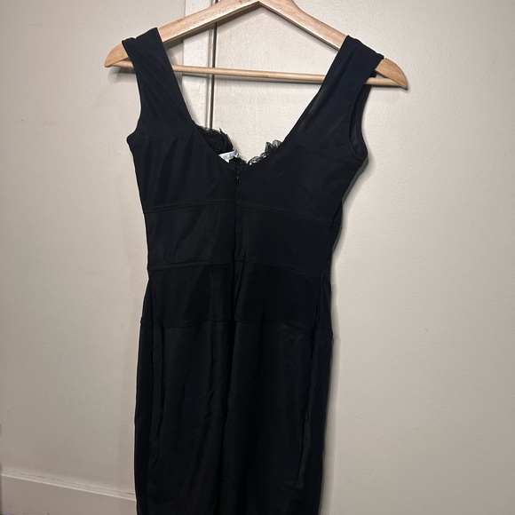 Black dress - Picture 3 of 3